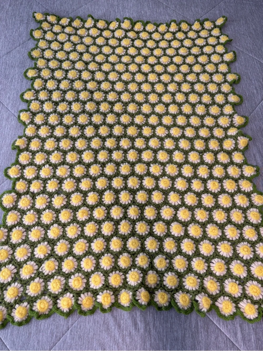 36x48 Yellow White&Green 70’s Knit Crochet Throw Afghan Flower 3D Daisy Reverse